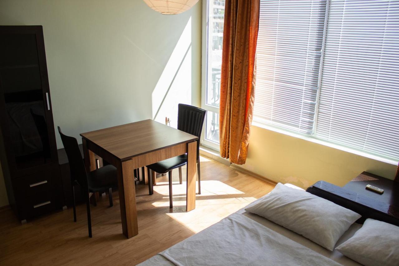 Central Couch Studio Pomorie Exterior photo